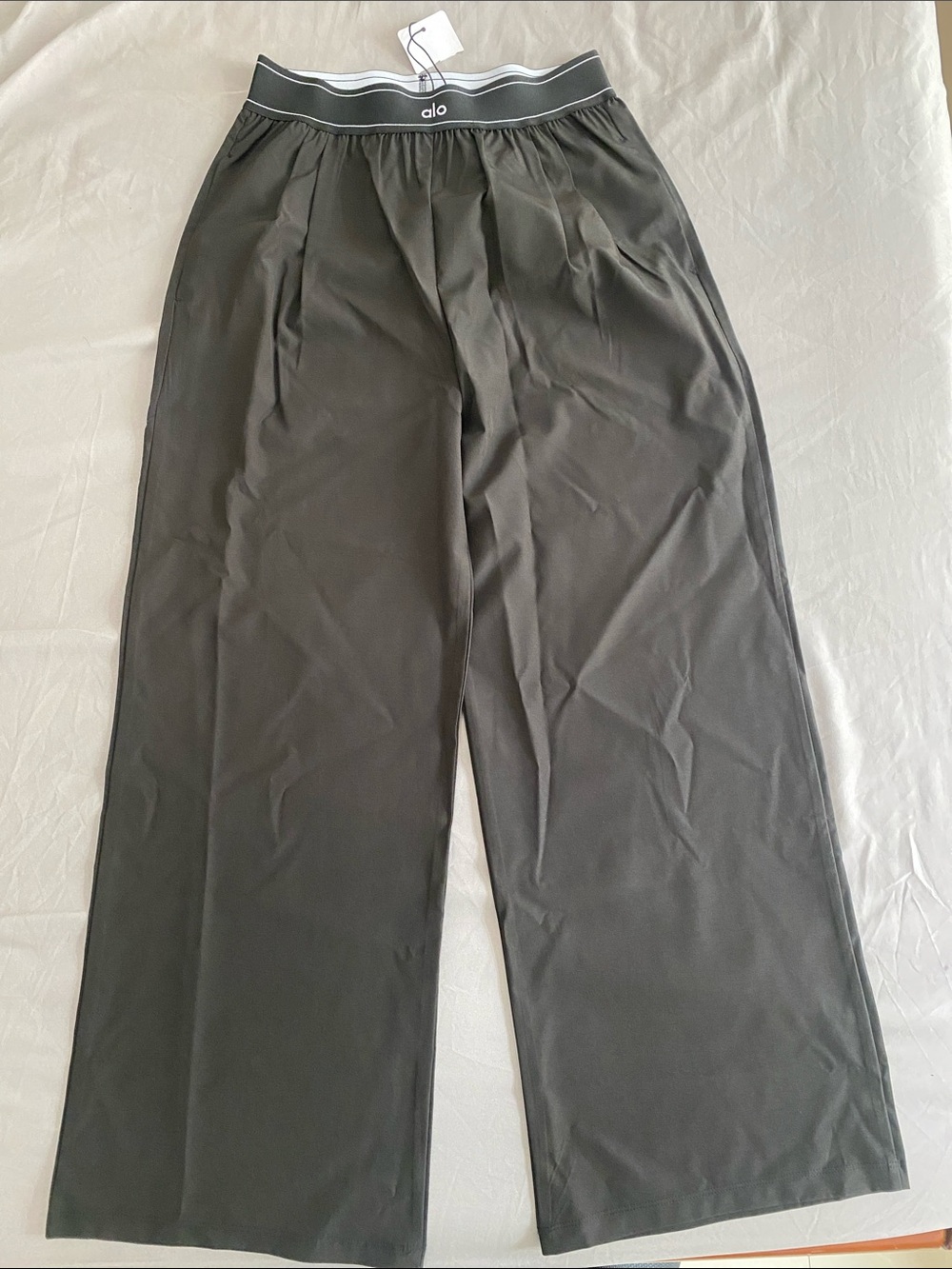 ALO Yoga Women’s Wide-Leg Pants — Black